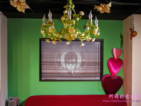 呆在二樓咖啡館：桃園市桃園區 [呆在2F Café ] 波堤口感鬆餅cp值高