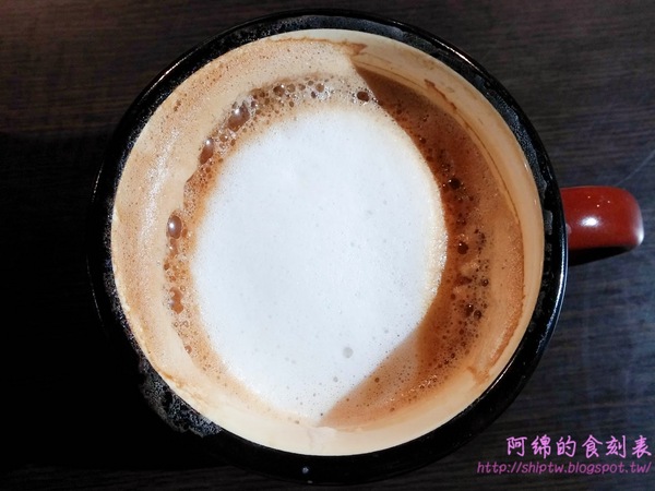 呆在二樓咖啡館：桃園市桃園區 [呆在2F Café ] 波堤口感鬆餅cp值高