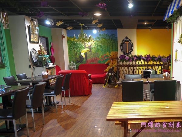 呆在二樓咖啡館：桃園市桃園區 [呆在2F Café ] 波堤口感鬆餅cp值高