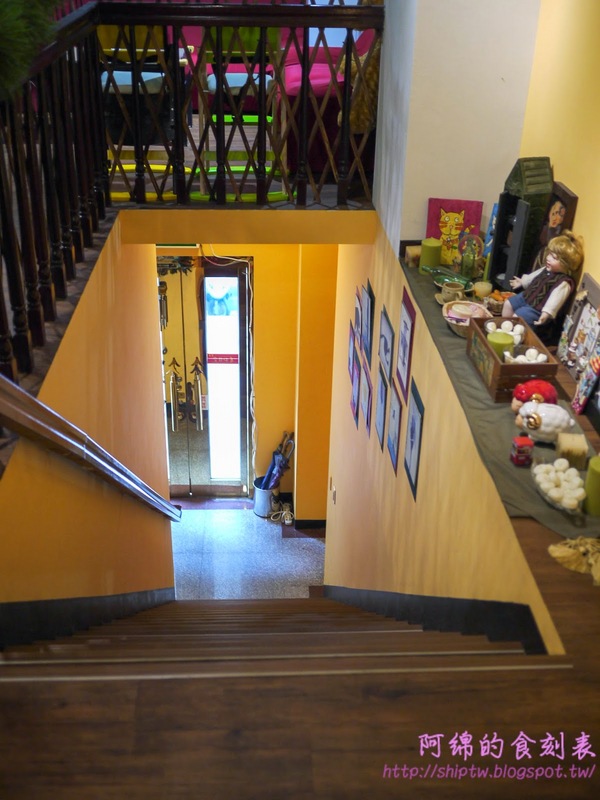 呆在二樓咖啡館：桃園市桃園區 [呆在2F Café ] 波堤口感鬆餅cp值高