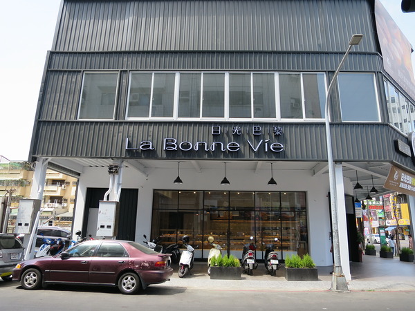 日光巴黎：遇見手感幸福美味..            日光巴黎