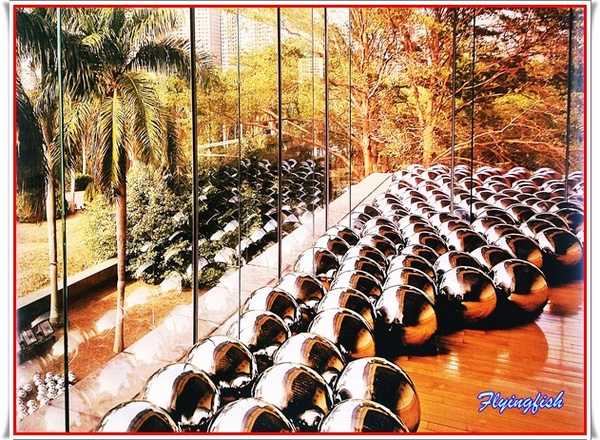 華山1914文創園區：✜ 商業氣息頗濃滴「草間彌生 CAFÉ」