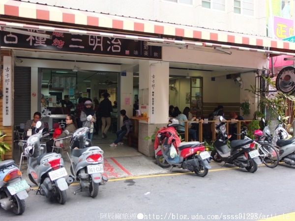 古糧碳烤三明治：【美食特搜。屏東市】古糧碳烤三明治。屏東也有排隊早餐店 焦酥蛋餅皮 碳烤土司都好推！