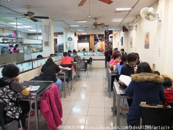 古糧碳烤三明治：【美食特搜。屏東市】古糧碳烤三明治。屏東也有排隊早餐店 焦酥蛋餅皮 碳烤土司都好推！