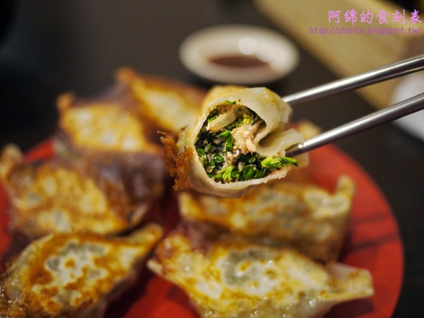 宇都宮餃子：桃園市桃園區 [宇都宮餃子] 爆紅!!日式九層塔豚燒餃子