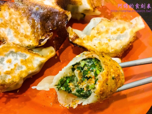 宇都宮餃子：桃園市桃園區 [宇都宮餃子] 爆紅!!日式九層塔豚燒餃子