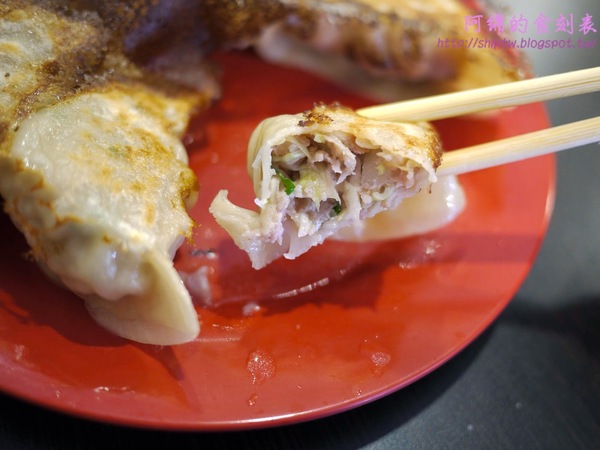 宇都宮餃子：桃園市桃園區 [宇都宮餃子] 爆紅!!日式九層塔豚燒餃子