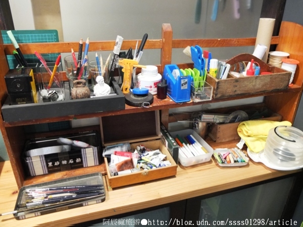 Room A:【美食特搜。台南中西區】Room A 咖啡館。隱身舊公寓三樓的小基地 沉澱於曼妙書海世界