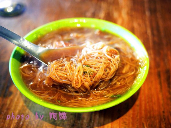 阿燁紅麵線：桃園市八德區 [阿燁紅麵線] 大湳商圈附近巷弄裡在地人排隊店．大腸/大腸麵線/肉圓