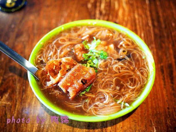 阿燁紅麵線：桃園市八德區 [阿燁紅麵線] 大湳商圈附近巷弄裡在地人排隊店．大腸/大腸麵線/肉圓