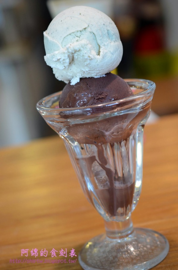 Papa's 帕帕司手創冰淇淋：桃園市中壢區 [papa's 帕帕司手創冰淇淋] 扺擋不了法式冰淇淋的誘惑