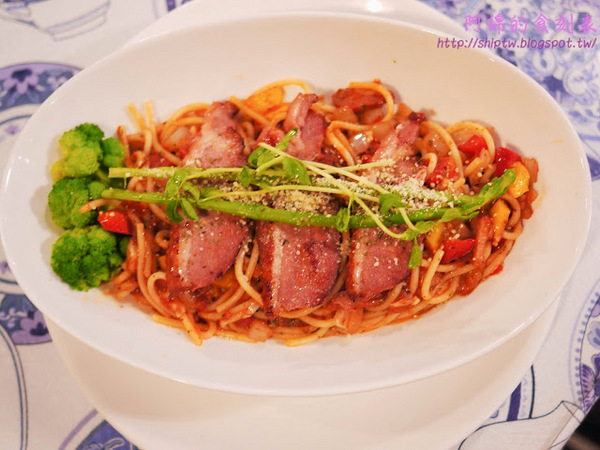 1945東西美饌：桃園市蘆竹區 [1945東西美饌] 港式肝腸燉雞好特別