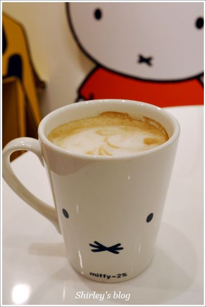 Miffy x 2% CAFE(中和環球百貨)：中和環球‧miffy x 2％ CAFE