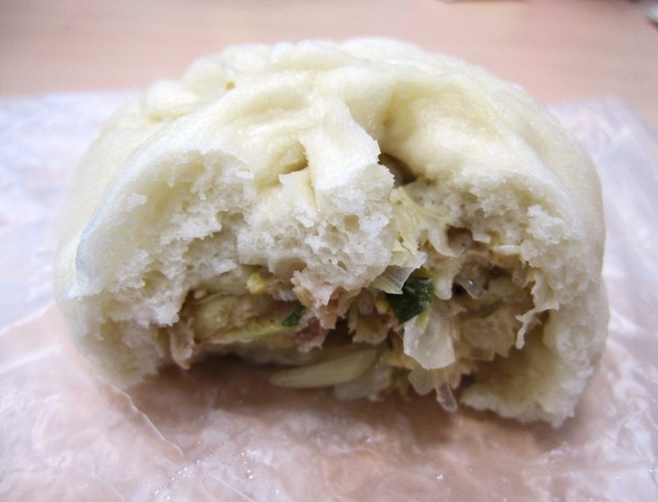 周家豆腐捲：光復市場特色美食 - 周家豆腐捲 : 豆腐菜肉包/招牌豆腐捲/韭菜盒