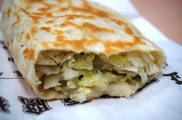 周家豆腐捲：光復市場特色美食 - 周家豆腐捲 : 豆腐菜肉包/招牌豆腐捲/韭菜盒