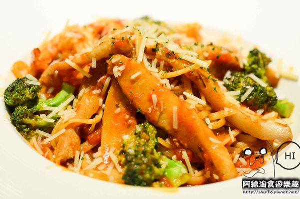 【台北義式】【北捷市政府站】Hack Bistro哈克廚房-烤薄餅美味指數破表．松菸美食/義大利麵/信義區