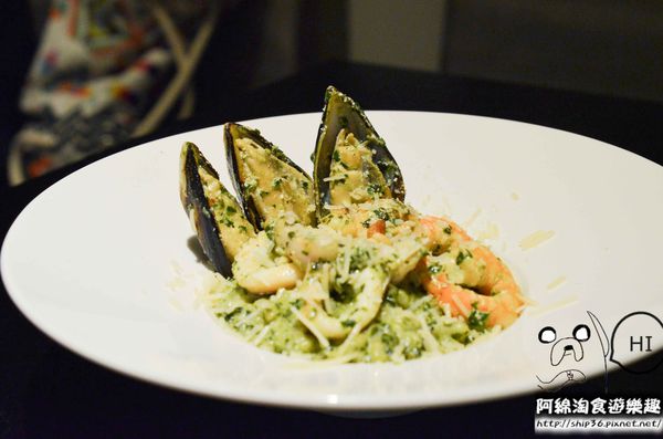 【台北義式】【北捷市政府站】Hack Bistro哈克廚房-烤薄餅美味指數破表．松菸美食/義大利麵/信義區