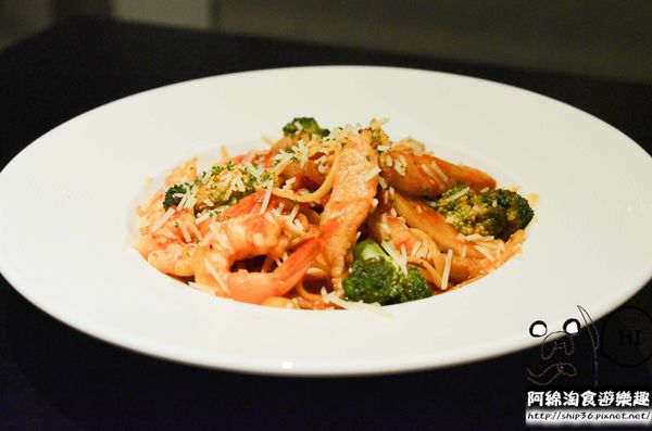 【台北義式】【北捷市政府站】Hack Bistro哈克廚房-烤薄餅美味指數破表．松菸美食/義大利麵/信義區