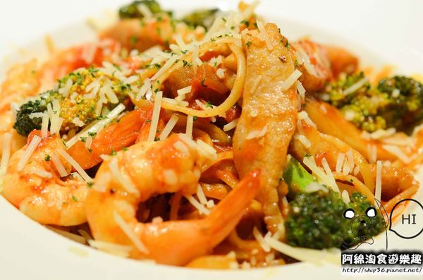 【台北義式】【北捷市政府站】Hack Bistro哈克廚房-烤薄餅美味指數破表．松菸美食/義大利麵/信義區