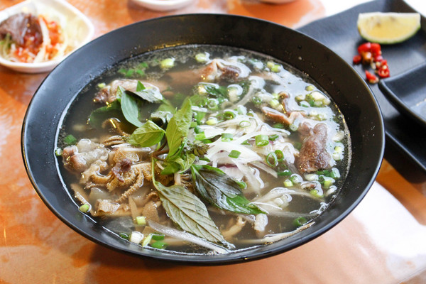 澳客食堂：多國美食都在高雄愛河澳客食堂~