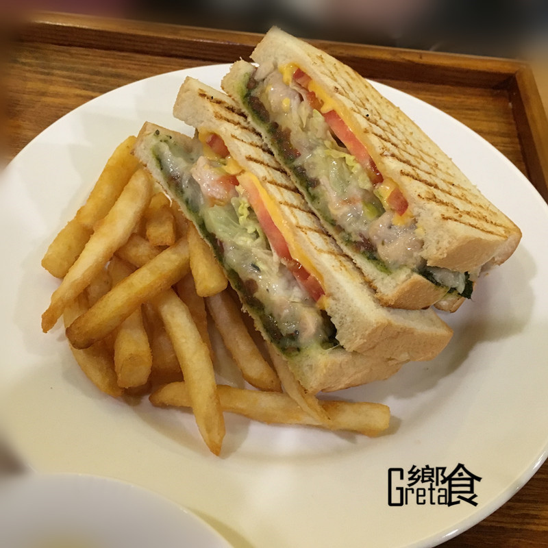 熱壓青醬雞肉吐司