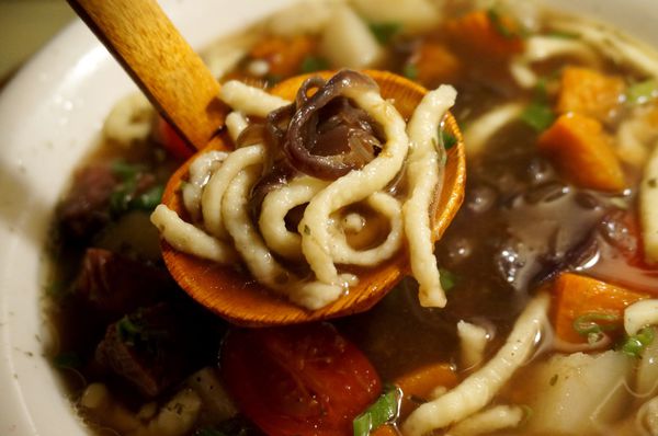 勿忘我咖啡小館：[中正紀念堂] 勿忘我咖啡小館 : 德國牛肉麵與爵士樂的美好邂逅