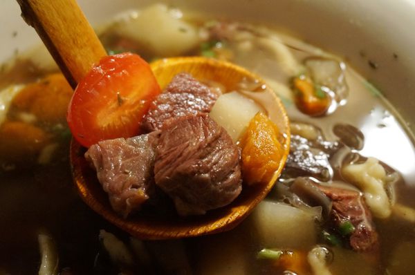 勿忘我咖啡小館：[中正紀念堂] 勿忘我咖啡小館 : 德國牛肉麵與爵士樂的美好邂逅