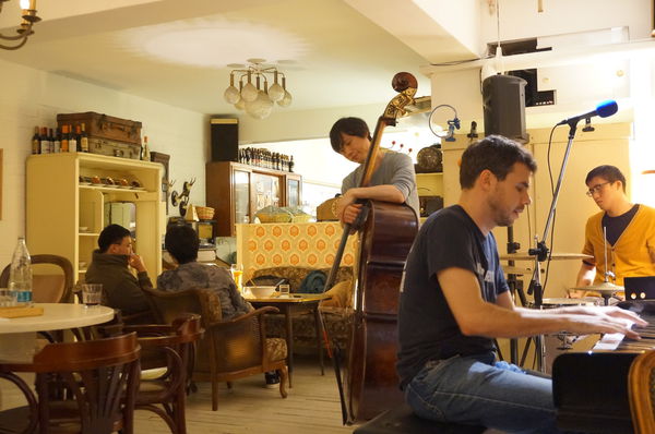 勿忘我咖啡小館：[中正紀念堂] 勿忘我咖啡小館 : 德國牛肉麵與爵士樂的美好邂逅