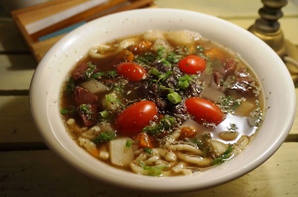 勿忘我咖啡小館：[中正紀念堂] 勿忘我咖啡小館 : 德國牛肉麵與爵士樂的美好邂逅