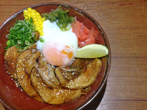 羽笠食事處：[ 食記 ] 台中 / 羽笠食事處-隨便點都好吃，我心目中最強叉燒在這裡!