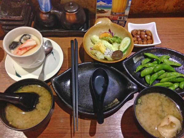 羽笠食事處：[ 食記 ] 台中 / 羽笠食事處-隨便點都好吃，我心目中最強叉燒在這裡!