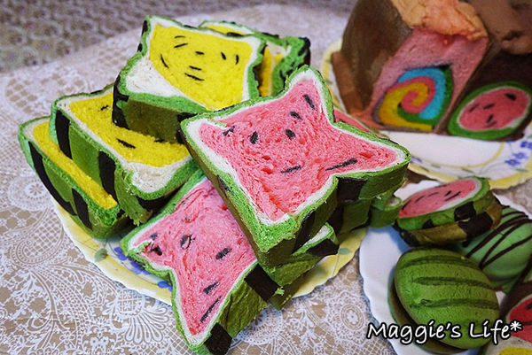 幾米烘焙手創坊:宜蘭礁溪美食【幾米烘焙手創坊】哇!西瓜家族大集合◆創意新產品~童趣巧克力蛋糕西瓜吐司、草莓蛋糕彩虹吐司、西瓜禮盒