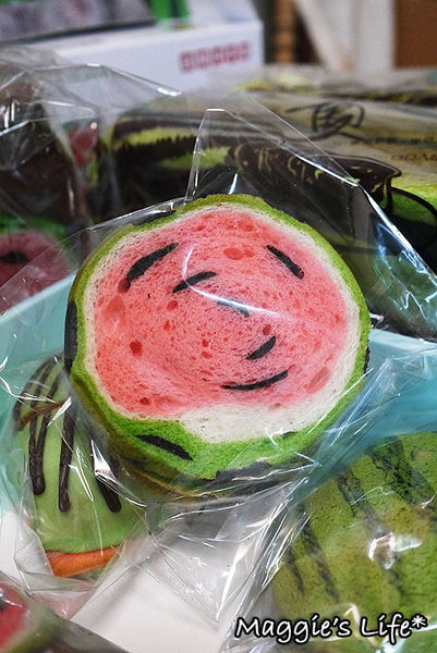 幾米烘焙手創坊:宜蘭礁溪美食【幾米烘焙手創坊】哇!西瓜家族大集合◆創意新產品~童趣巧克力蛋糕西瓜吐司、草莓蛋糕彩虹吐司、西瓜禮盒