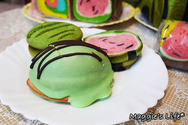 幾米烘焙手創坊:宜蘭礁溪美食【幾米烘焙手創坊】哇!西瓜家族大集合◆創意新產品~童趣巧克力蛋糕西瓜吐司、草莓蛋糕彩虹吐司、西瓜禮盒