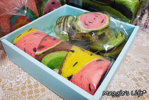 幾米烘焙手創坊:宜蘭礁溪美食【幾米烘焙手創坊】哇!西瓜家族大集合◆創意新產品~童趣巧克力蛋糕西瓜吐司、草莓蛋糕彩虹吐司、西瓜禮盒