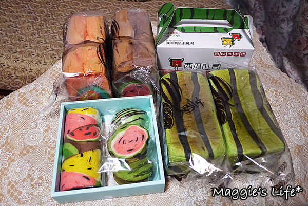 幾米烘焙手創坊:宜蘭礁溪美食【幾米烘焙手創坊】哇!西瓜家族大集合◆創意新產品~童趣巧克力蛋糕西瓜吐司、草莓蛋糕彩虹吐司、西瓜禮盒