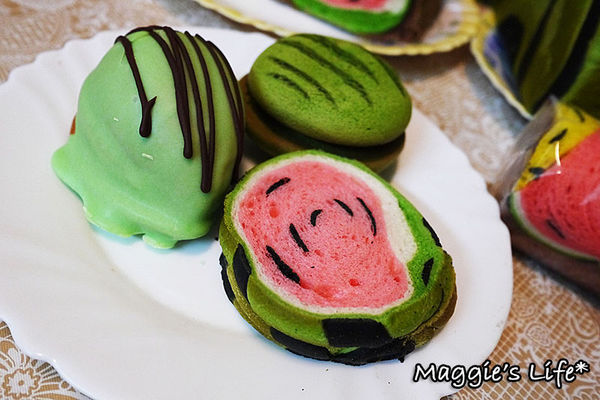 幾米烘焙手創坊:宜蘭礁溪美食【幾米烘焙手創坊】哇!西瓜家族大集合◆創意新產品~童趣巧克力蛋糕西瓜吐司、草莓蛋糕彩虹吐司、西瓜禮盒