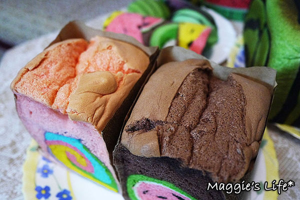 幾米烘焙手創坊:宜蘭礁溪美食【幾米烘焙手創坊】哇!西瓜家族大集合◆創意新產品~童趣巧克力蛋糕西瓜吐司、草莓蛋糕彩虹吐司、西瓜禮盒