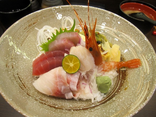 築2和風料理：光復市場 日式生魚丼飯 - 築2和風料理