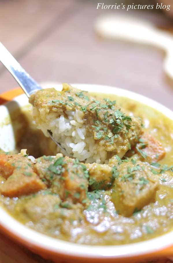 門司燒咖哩：台北大安區美食(國父紀念館捷運站)~門司燒咖哩(門司燒きカレー)~咖哩好吃 又能用販賣機點餐，超特別的店家！