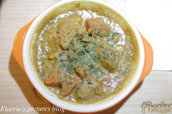 門司燒咖哩：台北大安區美食(國父紀念館捷運站)~門司燒咖哩(門司燒きカレー)~咖哩好吃 又能用販賣機點餐，超特別的店家！