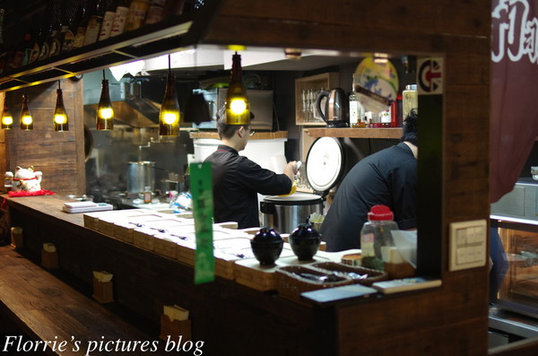 門司燒咖哩：台北大安區美食(國父紀念館捷運站)~門司燒咖哩(門司燒きカレー)~咖哩好吃 又能用販賣機點餐，超特別的店家！