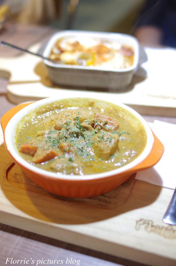 門司燒咖哩：台北大安區美食(國父紀念館捷運站)~門司燒咖哩(門司燒きカレー)~咖哩好吃 又能用販賣機點餐，超特別的店家！