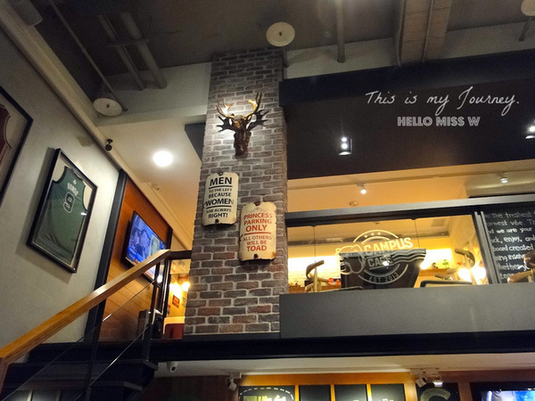 Campus Cafe(內湖店):【Campus Cafe 內湖店】移植美國校園風 份量美味都無敵滿分的人氣店 木碗沙拉 明太子海鮮扁麵