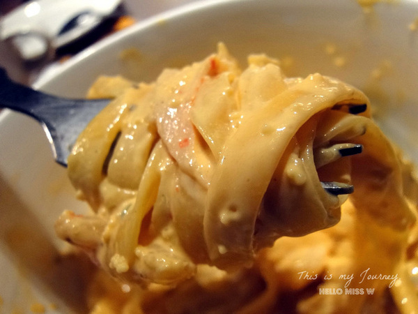 Campus Cafe(內湖店):【Campus Cafe 內湖店】移植美國校園風 份量美味都無敵滿分的人氣店 木碗沙拉 明太子海鮮扁麵