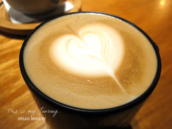 Campus Cafe(內湖店):【Campus Cafe 內湖店】移植美國校園風 份量美味都無敵滿分的人氣店 木碗沙拉 明太子海鮮扁麵