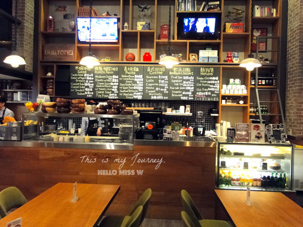 Campus Cafe(內湖店):【Campus Cafe 內湖店】移植美國校園風 份量美味都無敵滿分的人氣店 木碗沙拉 明太子海鮮扁麵