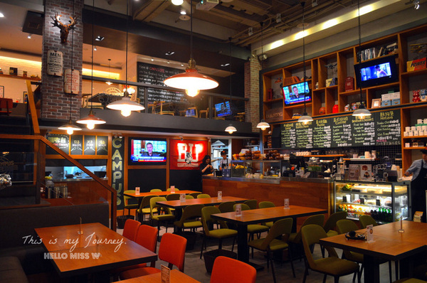 Campus Cafe(內湖店):【Campus Cafe 內湖店】移植美國校園風 份量美味都無敵滿分的人氣店 木碗沙拉 明太子海鮮扁麵