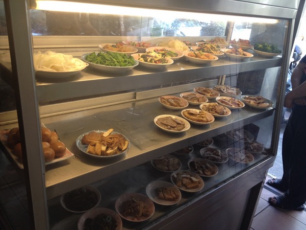 甘老味健康牛肉麵:<小吃>甘老味健康牛肉麵-燉煮到恰到好處的腱子肉,還有超值餛飩湯