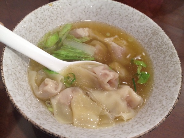 甘老味健康牛肉麵:<小吃>甘老味健康牛肉麵-燉煮到恰到好處的腱子肉,還有超值餛飩湯